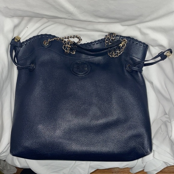 Tory Burch Navy Thea Slouchy Chain Bag - Picture 8 of 17